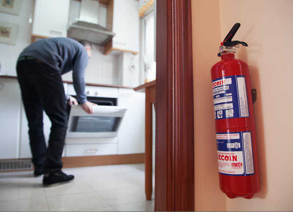 tocino Extinto Descuidado Es necesario tener un extintor en casa? - P.MARTORELL Sistemas Contra  Incendios